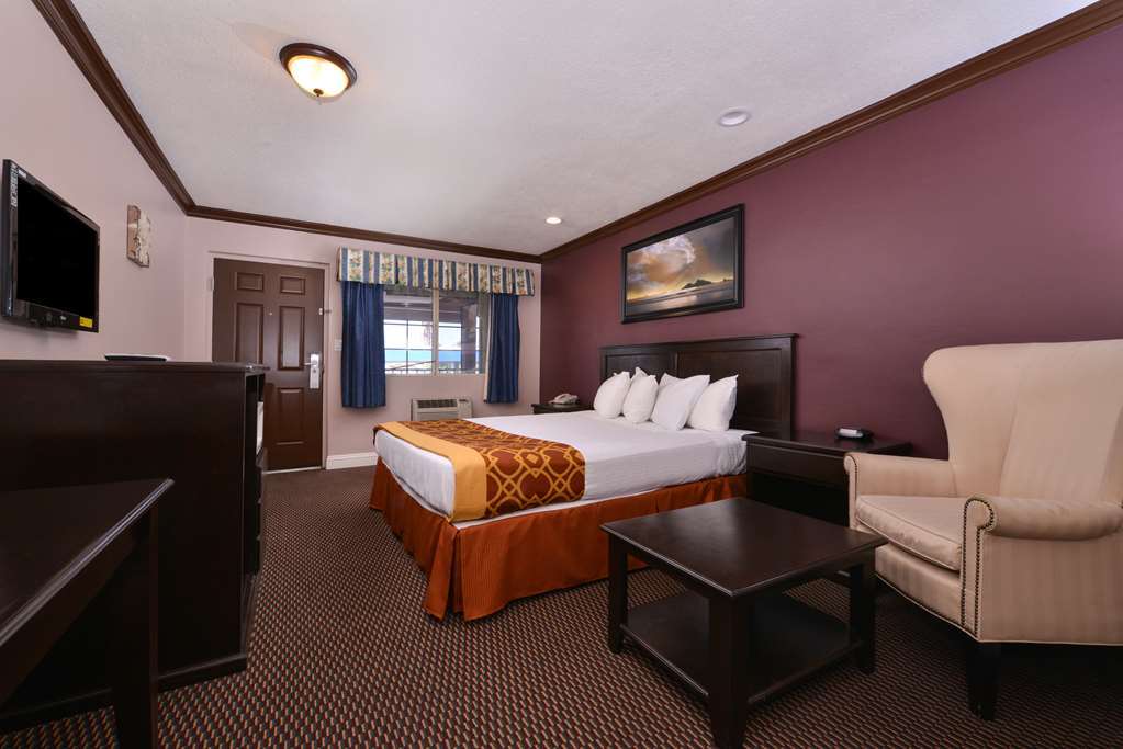Americas Best Value Inn 코로나 객실 사진