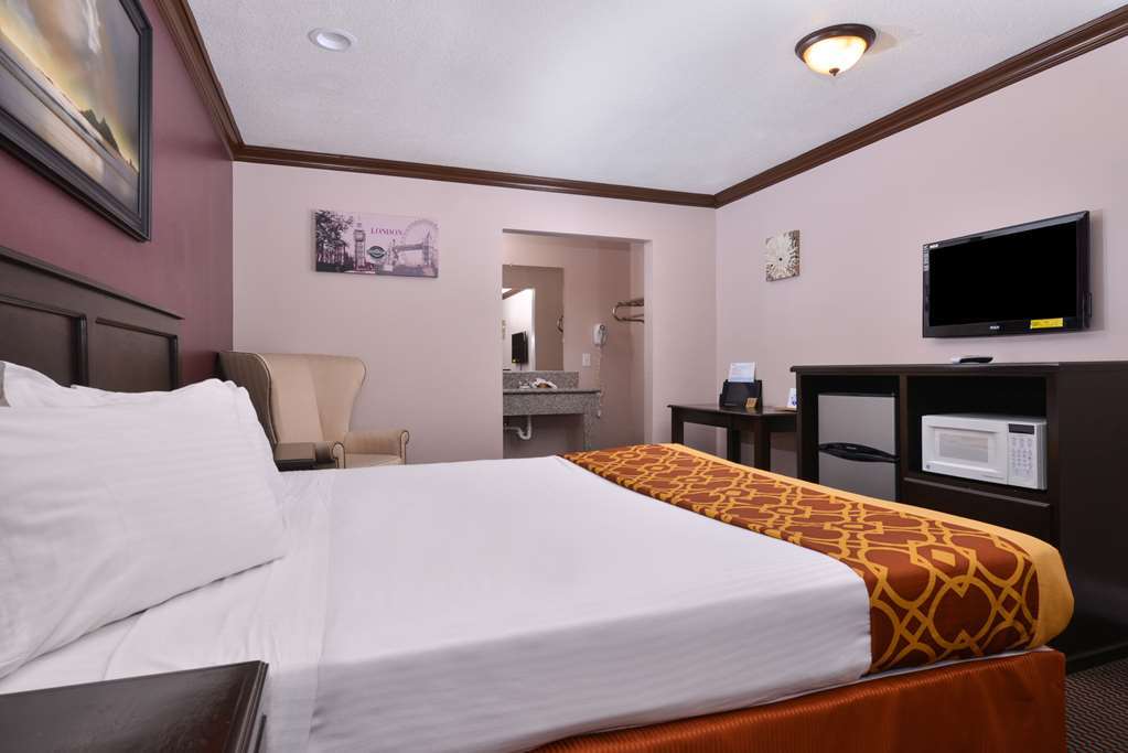Americas Best Value Inn 코로나 객실 사진