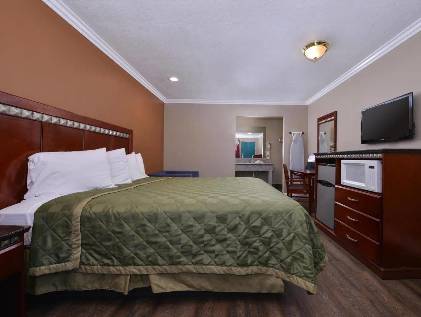 Americas Best Value Inn 코로나 외부 사진