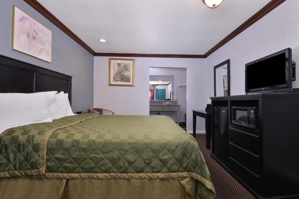 Americas Best Value Inn 코로나 외부 사진